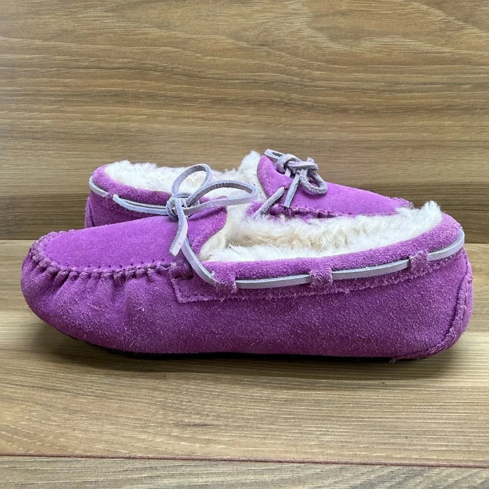 UGG Dakota Slippers Little Girls 11 Toddler Purple Suede Shearling fur Lined